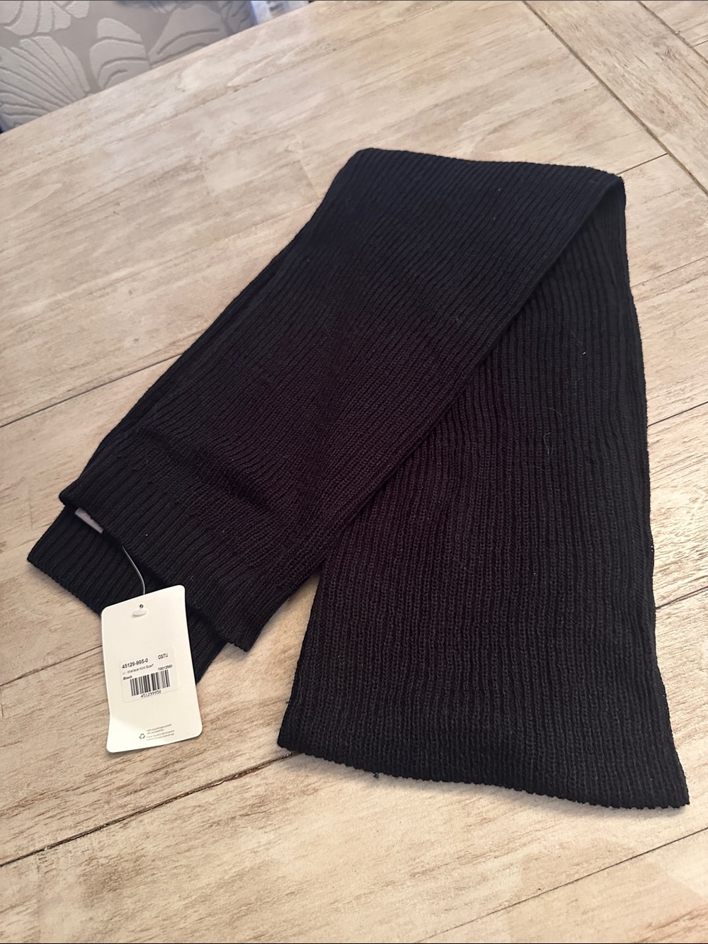 NWT Roots Wallace Unisex Knit Scarf